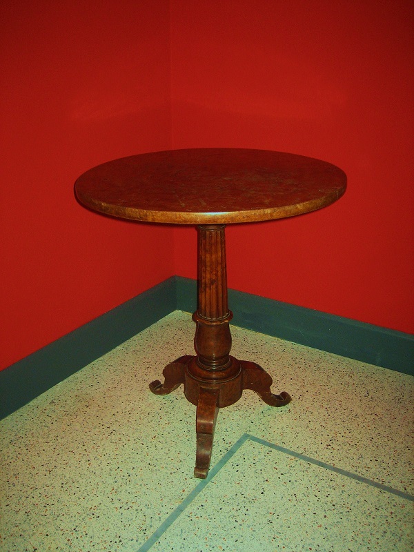 tavolino-cremona-metà-circa-xix-secolo-cremona-museo-di-scienze
