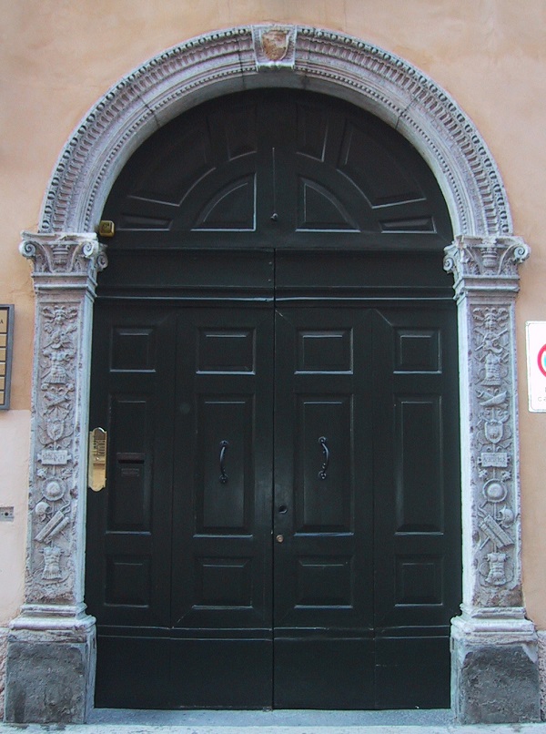 verona-portale-palazzo zavarise