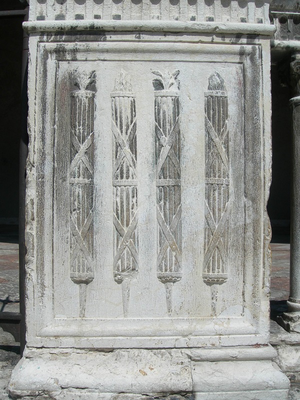 verona-loggia-del-consiglio-balaustra-fasci