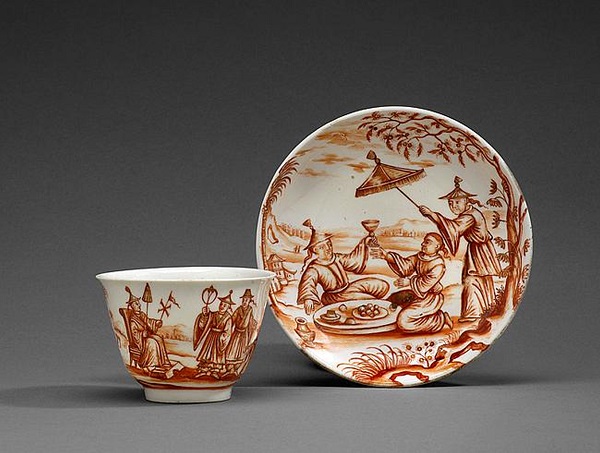 tazza-piattino-berner-goldfondservice-porcellana-meissen-1720-abraham-seuter-1740