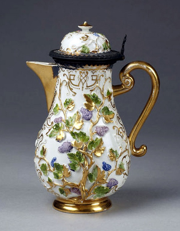 caffettiera-porcellana-meissen-1720-johann-auffenwerth-1725-londra-victoria-albert