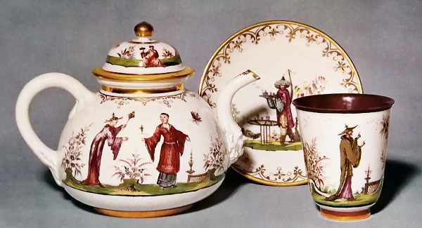 teiera-porcellana-meissen-1720-25-becher-piattino-porcellana-bayreuth-1737-1744-dannhöfer-zurigo-ducret