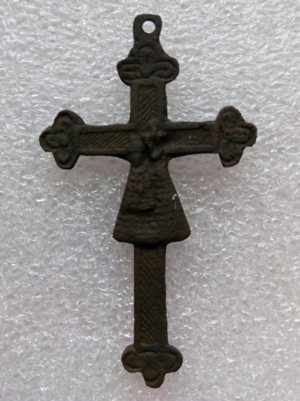 croce-da-pellegrinaggio-lega-metallica-santuario-mariazell-austria-xviii-secolo