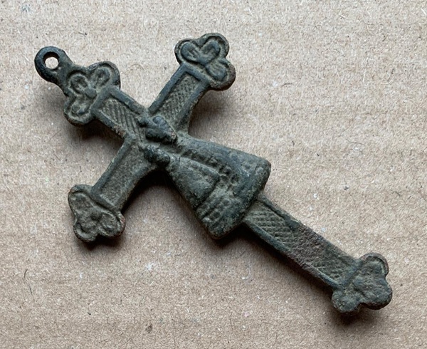 croce-da-pellegrinaggio-lega-metallica-santuario-mariazell-austria-xviii-secolo