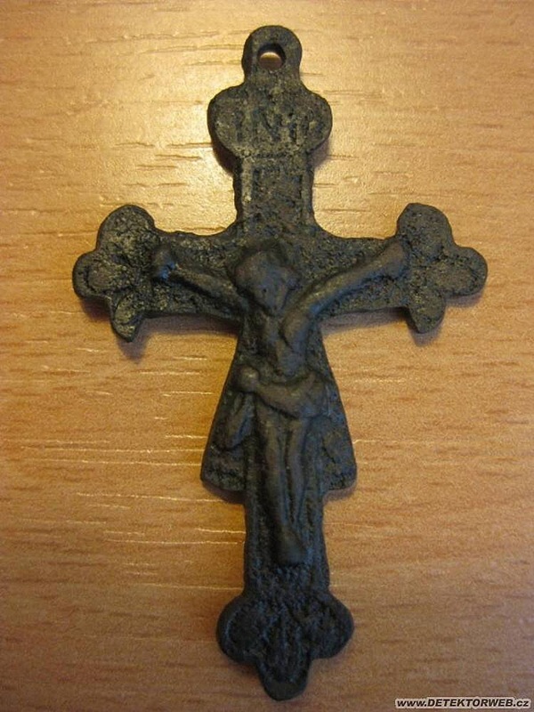 croce-da-pellegrinaggio-lega-metallica-santuario-mariazell-austria-xviii-secolo